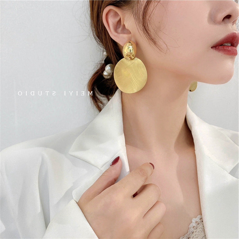 Exaggerated round large earrings fashion personality temperament metal geometry retro cold wind silver needle earrings female